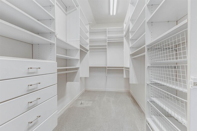 Building Photo - 1130 Wellshire Dr