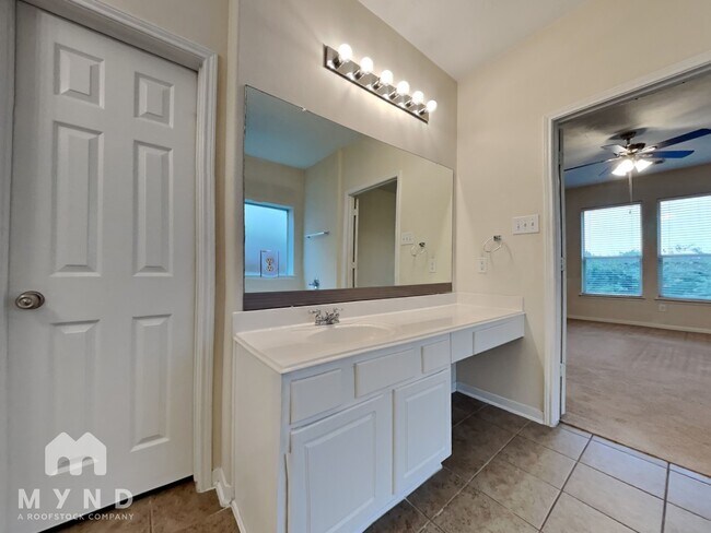 Building Photo - 17934 Barton Ridge Ln