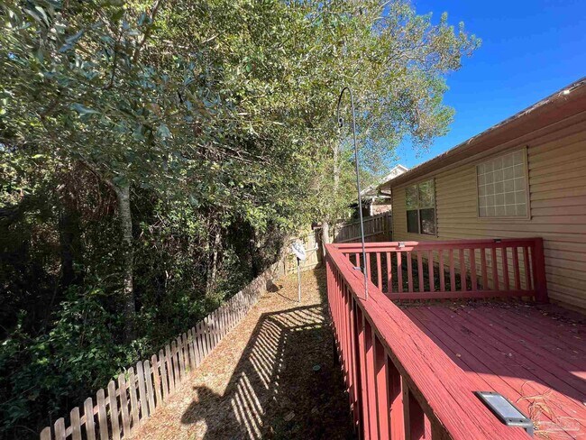 Building Photo - 702 Mozingo Ln