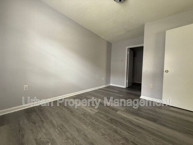 Building Photo - 3608 Hicky St