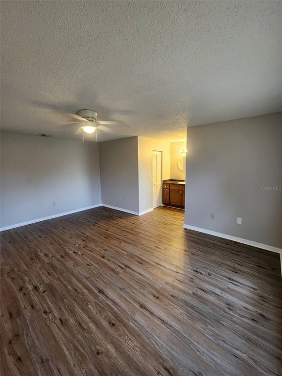 Building Photo - 607 Koala Ct