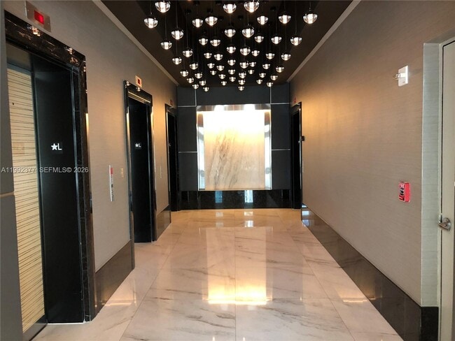 Building Photo - 951 Brickell Ave