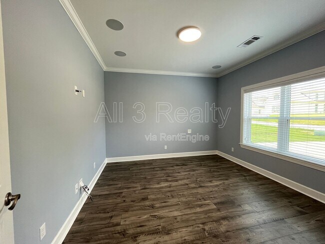 Building Photo - 1924 Wyngate Loop