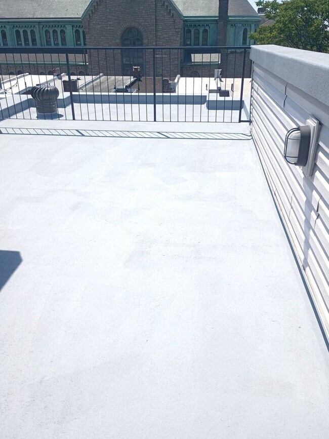 Building Photo - Stunning 4-Bedroom Townhome in Grays Ferry! Available NOW!
