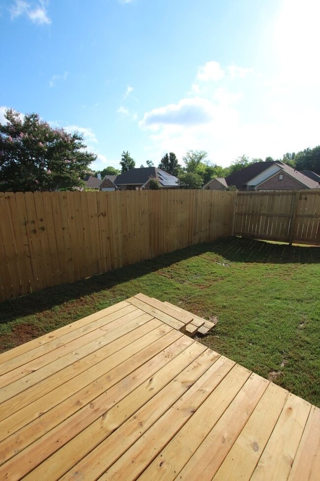 Building Photo - Available: 3/2/2 in Whitehouse ISD!!