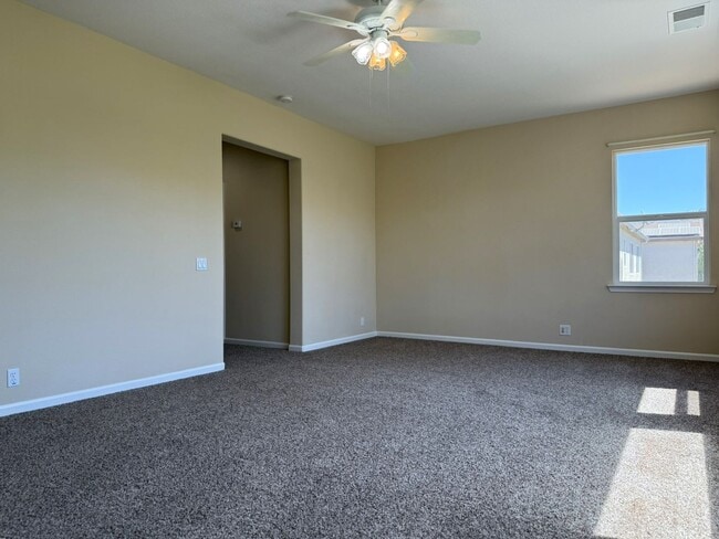 Building Photo - Available NOW and a Must SEE!