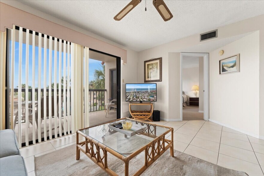 Building Photo - 4250 A1A S