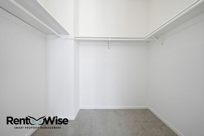 Building Photo - 2060 Sutter St