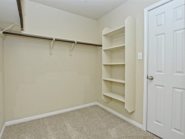 Building Photo - BEAUTIFUL 4 BEDROOMS / 2 BATH HOME IN HUNTER'S CROSSING