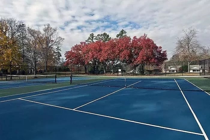 Building Photo - Room in Condo on Chimney Ridge Pl