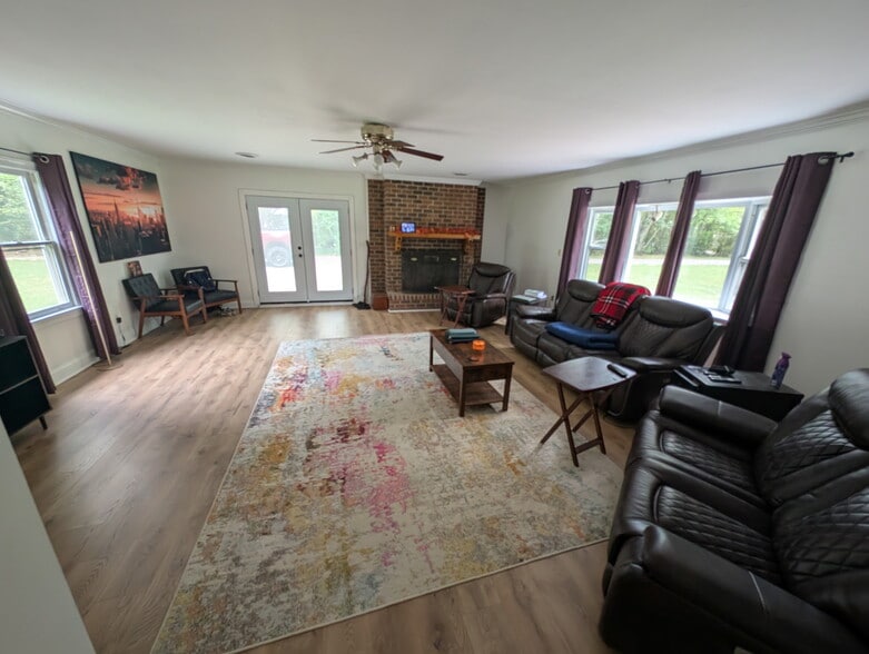 Building Photo - 8442 Wheeling Rd