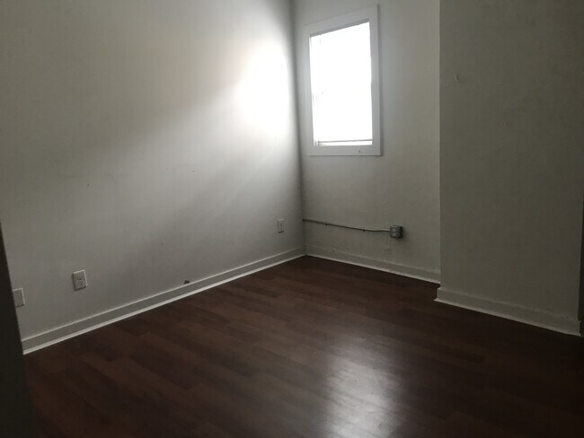 Building Photo - Beautiful Loft in Covington