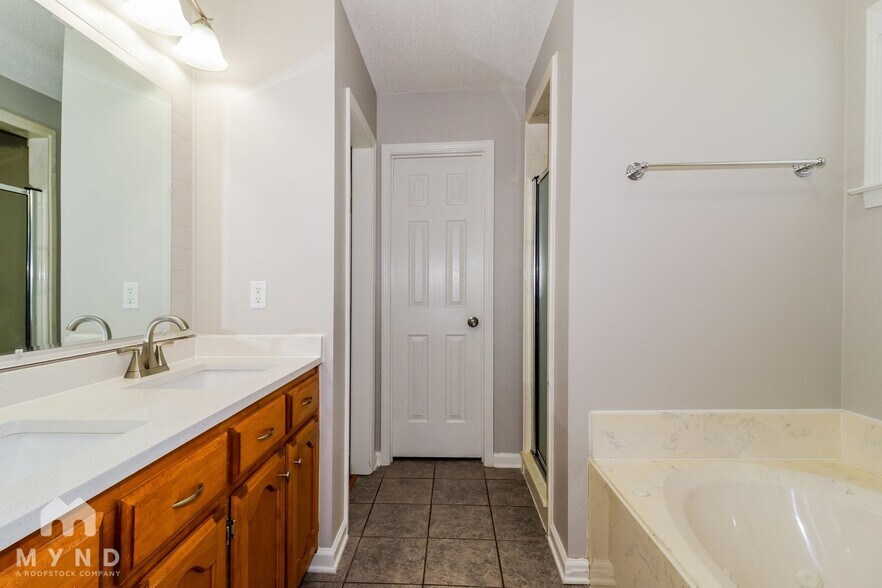 Building Photo - 240 Winding Creek Dr