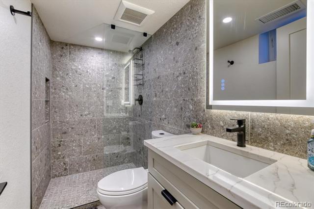 Building Photo - 339 S Bryant St