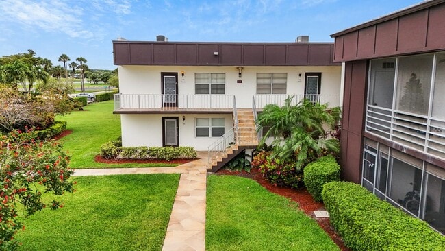 Building Photo - 677 Normandy Ln