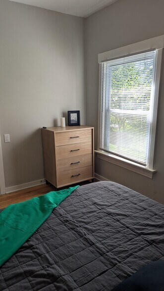 Included dresser and closet storage - 4216 Mercier St