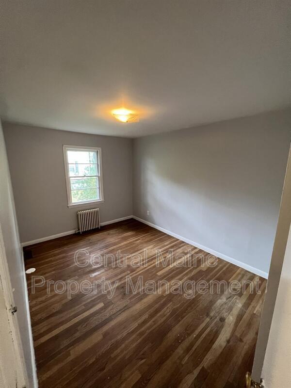 Building Photo - 76 7th St