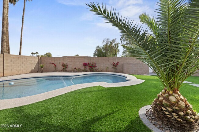 Building Photo - 11615 N 30th St