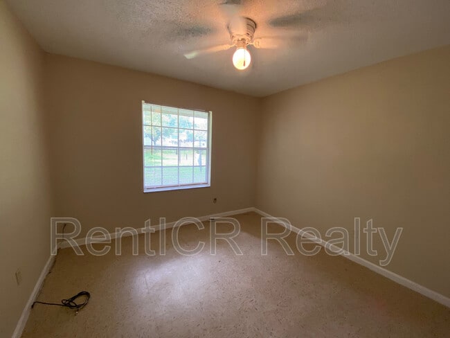 Building Photo - 37845 Crystal Way