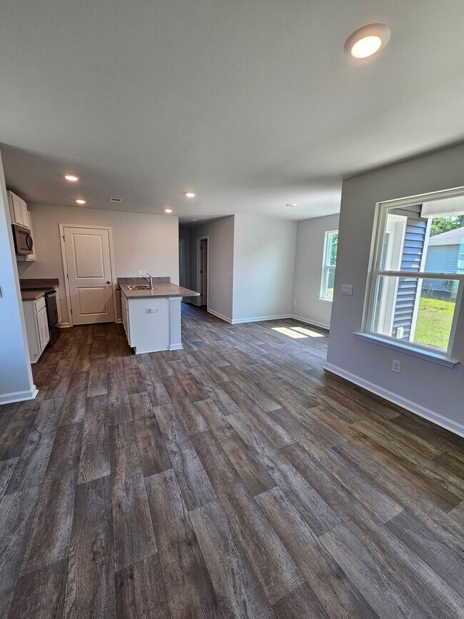 Building Photo - 223 Cleat Dr