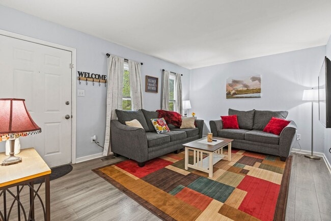 Building Photo - Charming 3/2 Home for Rent