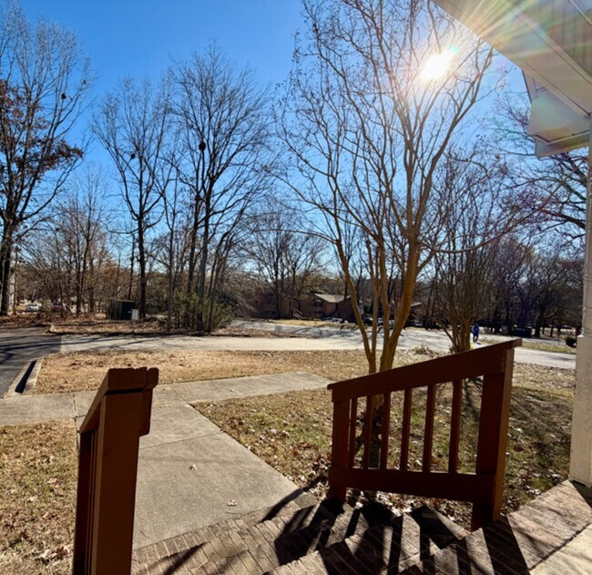 Building Photo - 1442 Riverview Rd