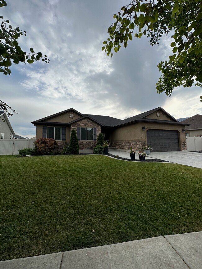 Primary Photo - 1354 Ridgeway Rd