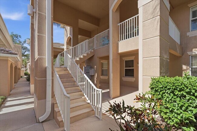 Building Photo - 819 Fairwaycove Ln