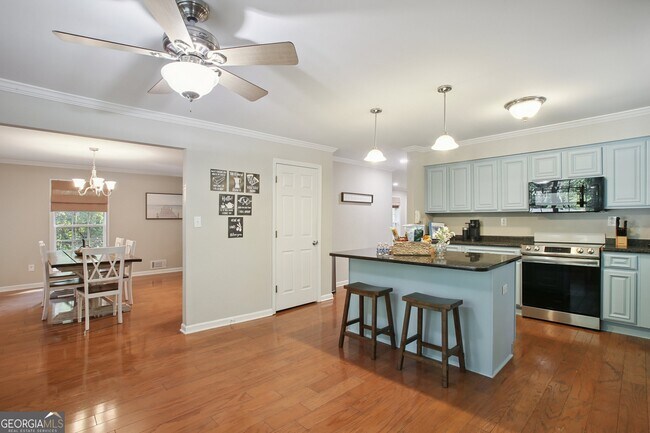 Building Photo - 102 Hickory Dr