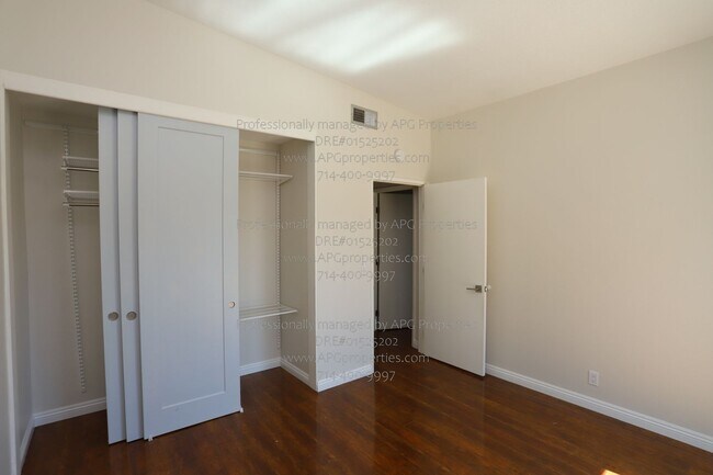 Building Photo - 636 E Birch St
