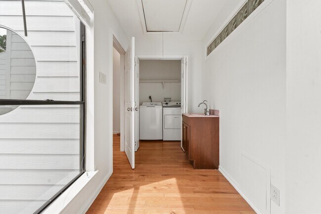 Building Photo - 12013 Naughton St