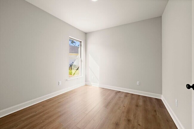 Building Photo - 30673 Dunn Rd