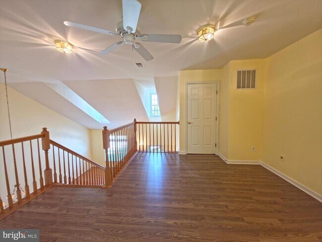 Building Photo - 20875 Killawog Terrace
