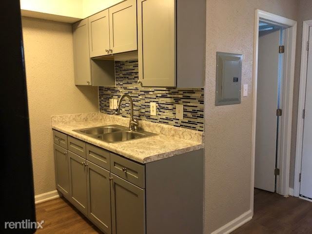 Building Photo - 2 br, 1.5 bath  - 425 Homestead St Apt G