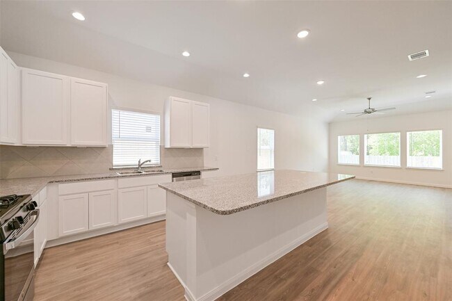 Building Photo - 3923 Sugardale St