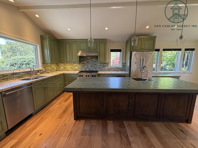 Building Photo - Charming and Refreshed Three Bed Carmel Wo...