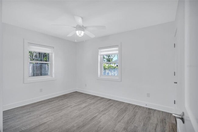 Building Photo - 4321 Sunrise Dr S