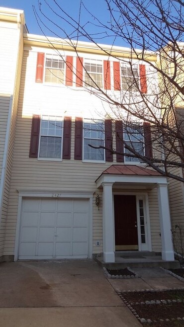 Building Photo - 2427 Clover Field Cir