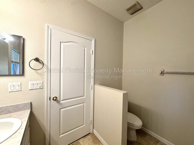 Building Photo - 450 Casting Ct