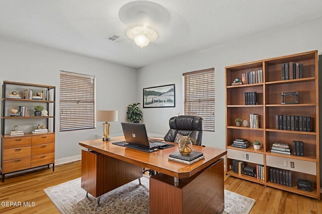 Building Photo - 2515 Arizona Ave