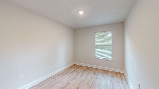 Building Photo - 3 bed 2.5 bathroom townhome in Santa Rosa Beach