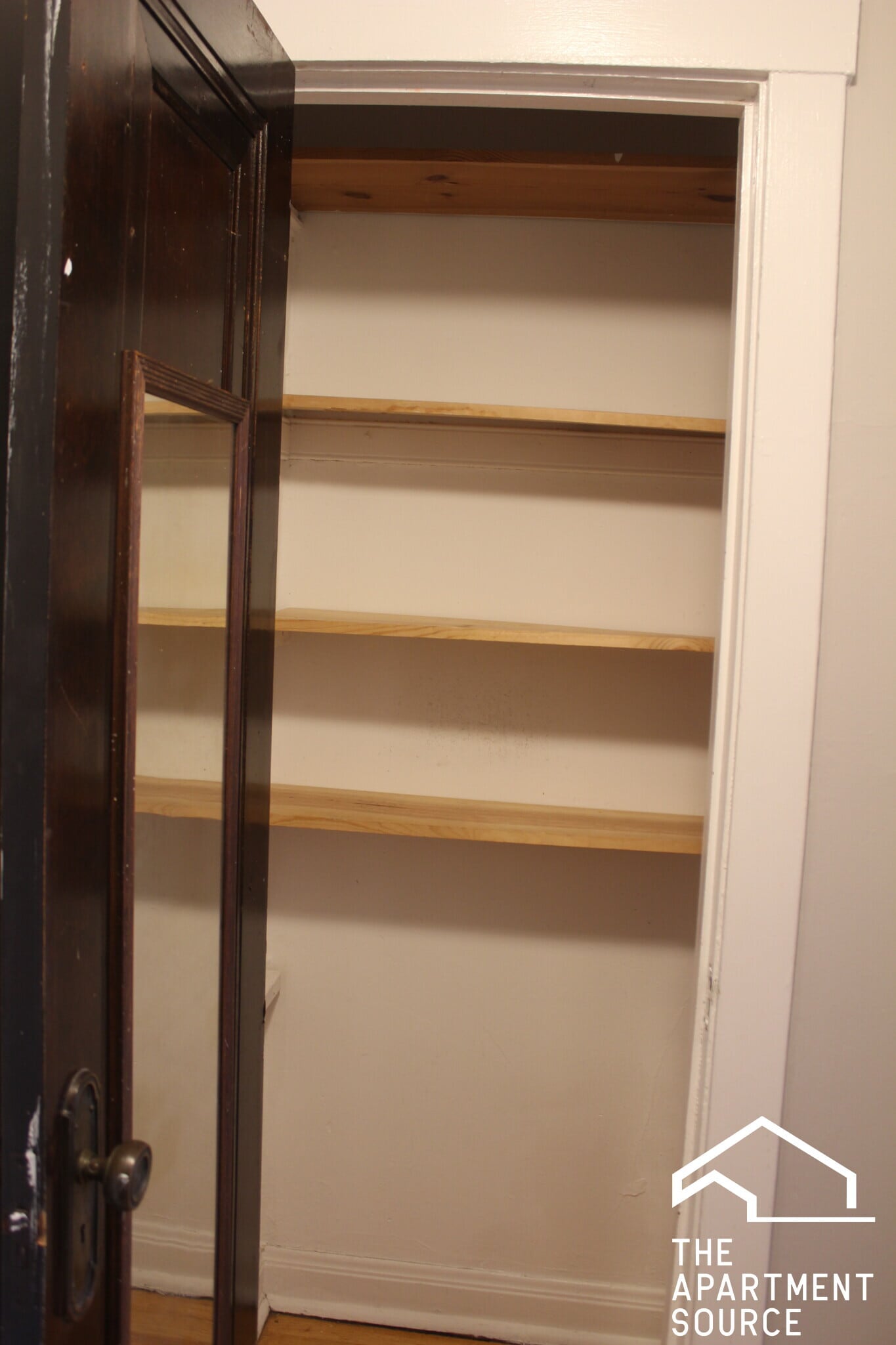 Building Photo - 3005 N Racine Ave