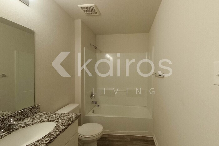 Building Photo - 204 Wild Oak