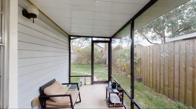 Building Photo - 1413 Tiverton Dr