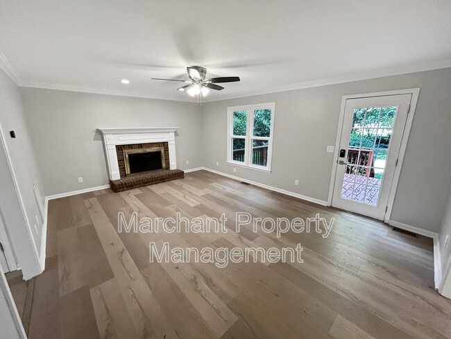 Building Photo - 7 Waxwing Ct