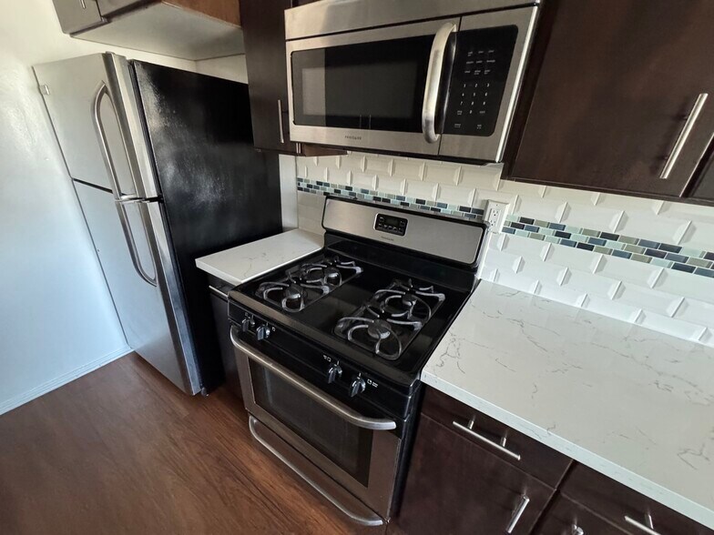 Building Photo - 1138 S Corning St