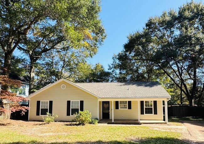 Primary Photo - GREAT COMMUTE LOCATION!