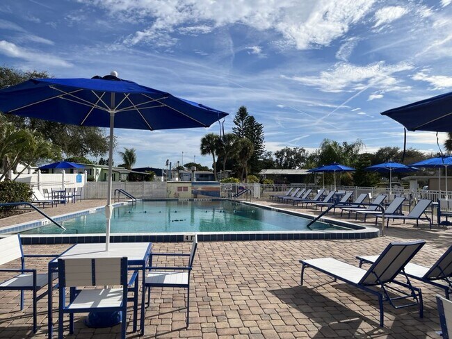 Building Photo - 349 Talbot St