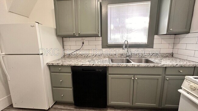 Building Photo - 2316 NW 38th St