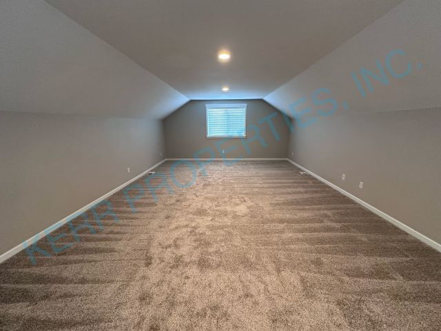 Building Photo - Spacious 4-Bed Gem in Gresham with 2.5 Baths and 2,665 Sq Ft of Comfort!